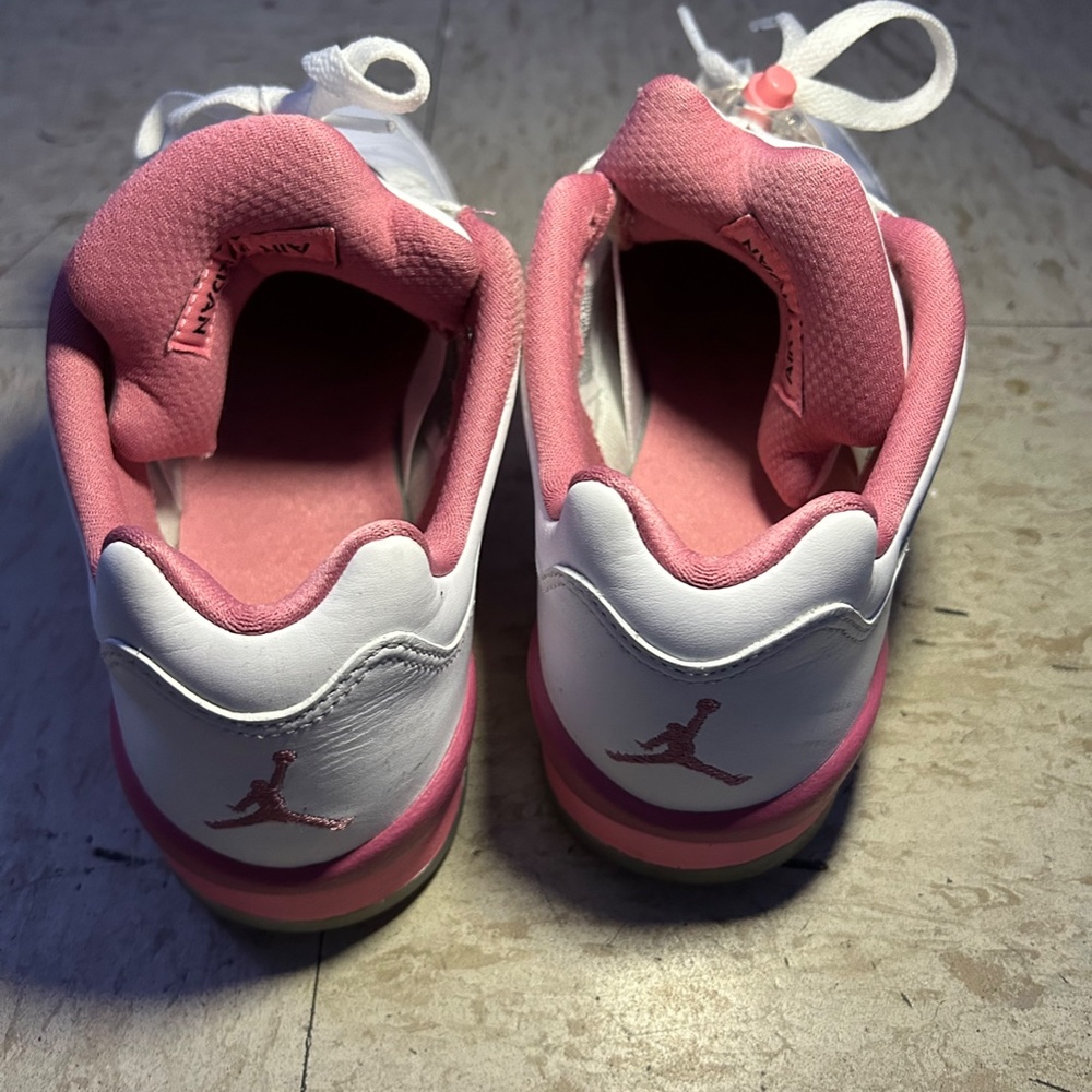 Sneakers - Picture 2 of 6
